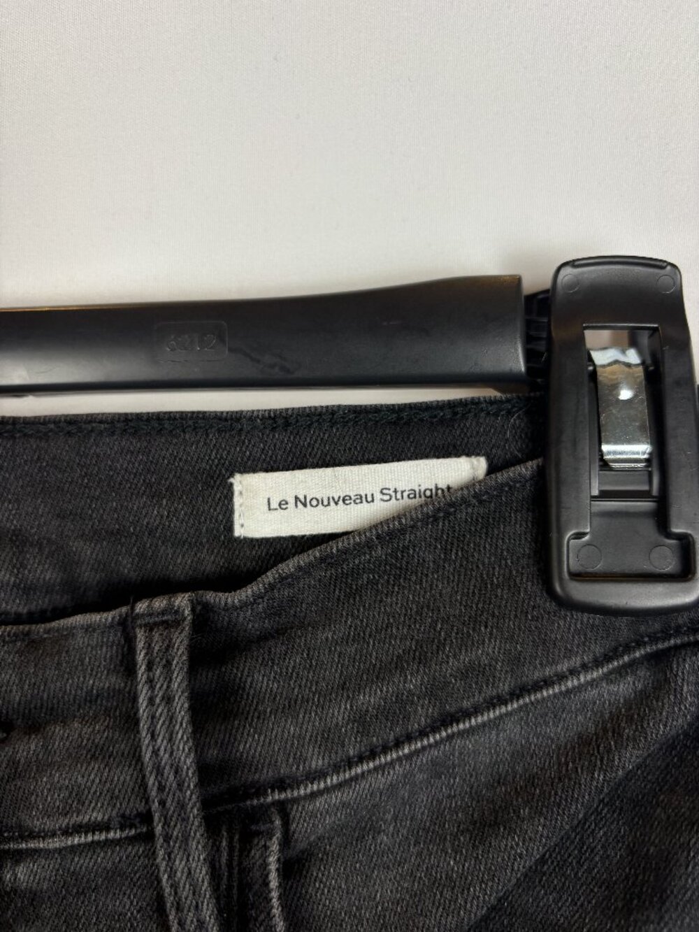 28 Frame Le Nouveau Straight Jeans Black Denim Straight Leg Raw Hem Frayed Dark - Picture 4 of 11